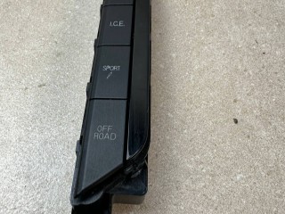 кнопка переключения режимов подвески Maserati Levante 1 поколение 2017, 3.0 л., бензин, АКПП, белый, внедорожник 5 дв., полный привод, 670080283