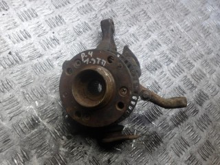 ступица передняя левая Volkswagen Passat B4 1994