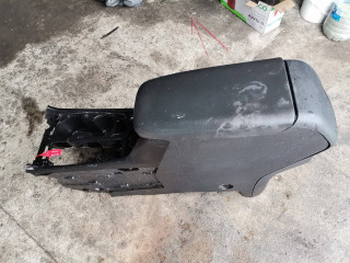 подлокотник Chevrolet Equinox 3 поколение 2020, 1.5 л., бензин, АКПП, внедорожник 5 дв., передний привод