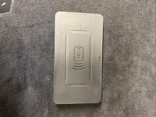 Беспроводное зарядное устройство BMW 2024, 5A82C19