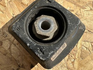 опора редуктора Mercedes-Benz GLK-Класс X204 [рестайлинг] 2014, 2.2 л., дизель, АКПП, белый, внедорожник 5 дв., полный привод, A2043500472