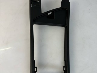 консоль салона Alfa Romeo Stelvio 1 поколение 2018, 2.1 л., дизель, АКПП, 156121184