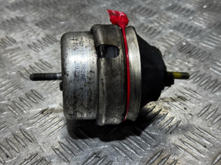 подушка крепления двигателя Volkswagen Passat B5 [рестайлинг] 2004, 1.9 л., AWX, дизель, МКПП, седан