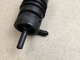 насос (моторчик) омывателя стекла BMW 2016, бензин, АКПП, белый, задний привод, 6934160