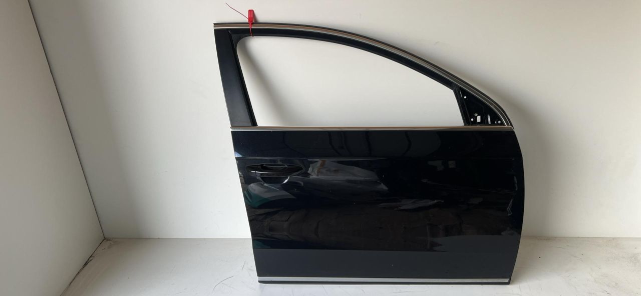 дверь передняя правая Volkswagen Passat B7 2014, 1.4 л., CAXA, бензин, АКПП, седан, 3AA831056 - фото №1