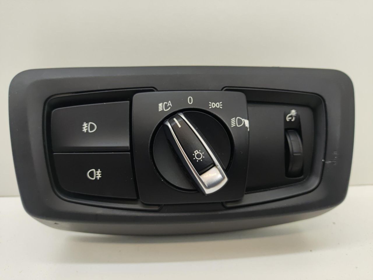 переключатель света BMW 2 серия Active Tourer F45 2015, 2.0 л., бензин, АКПП, передний привод, 9311727 - фото №1