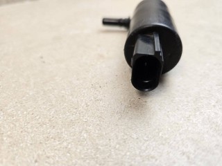 насос (моторчик) омывателя стекла BMW 2016, бензин, АКПП, белый, задний привод, 721779202