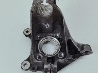 кулак поворотный правый BMW 2 серия Active Tourer F45 2015, 2.0 л., B48 A20 A, 6870838