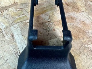 Крышка салазок сидения Lexus NX 1 поколение [рестайлинг] 2020, 2.5 л., гибрид, красный, полный привод, правый руль, 72138-42010