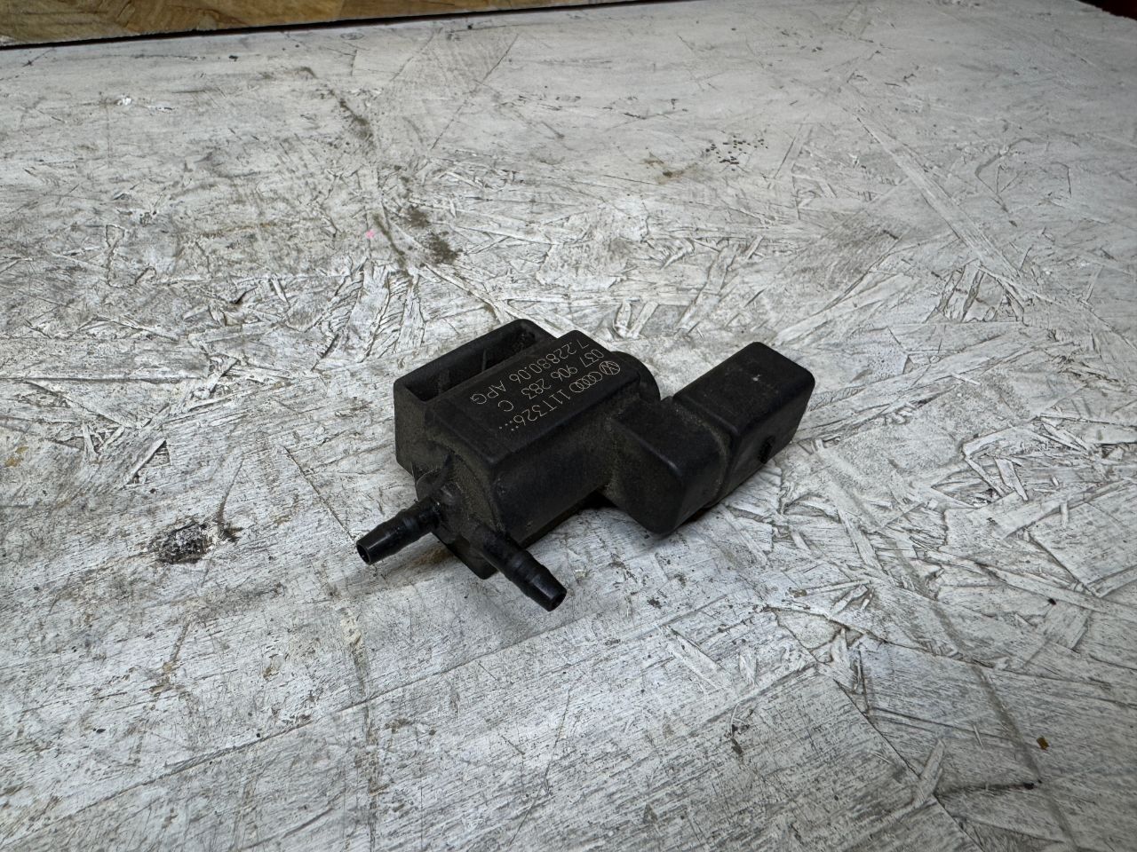 электромагнитный клапан Audi A6 4G/C7 2012, 3.0 л., TFSI, бензин, 037906283C, 72288006 - фото №1