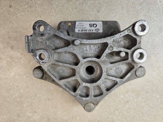 подушка крепления КПП Mercedes-Benz GLK-Класс X204 [рестайлинг] 2014, 2.2 л., дизель, АКПП, белый, внедорожник 5 дв., полный привод, A2212400518