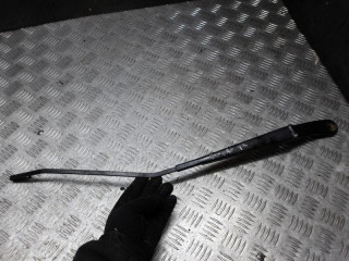 щеткодержатель (поводок стеклоочистителя, дворник) Volkswagen Transporter T5 2006, 7H1955410C