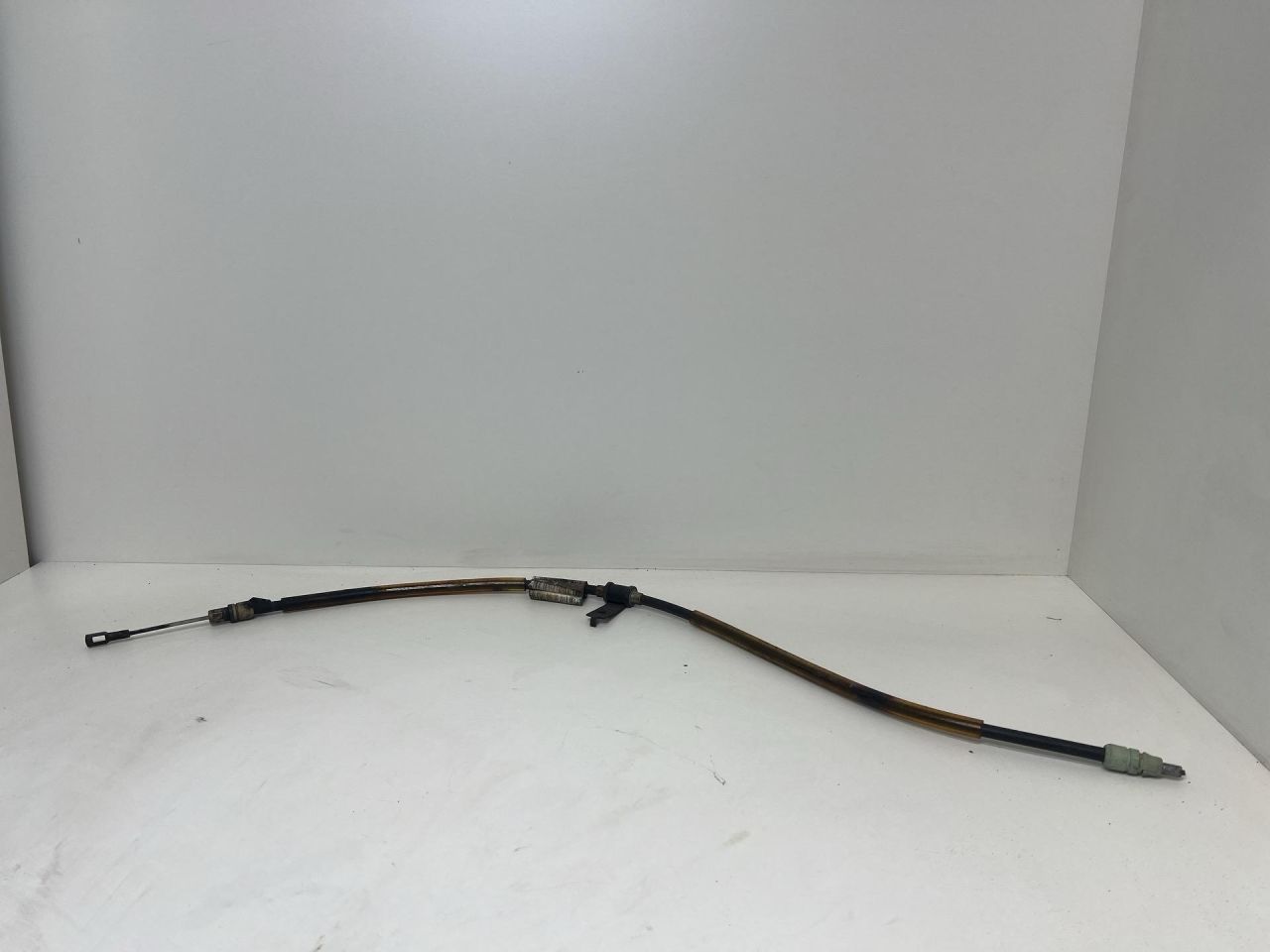 трос ручника Jaguar XJ 4 поколение 2015, 2.0 л., бензин, C2D16352, AW932A809AA - фото №1