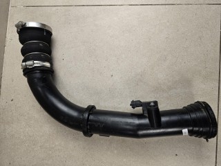 патрубок интеркулера Land Rover Range Rover Evoque L551 2020, 2.0 л., бензин, АКПП, белый, внедорожник 5 дв., полный привод, правый руль, LR126504