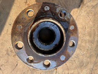 ступица передняя Alfa Romeo 2021, 2.1 л., дизель, АКПП, чёрный, внедорожник 5 дв., полный привод, 50533569