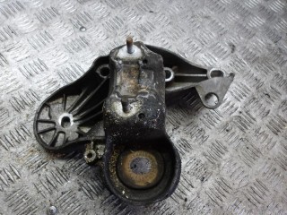 кронштейн двигателя Audi A6 C5 [рестайлинг] 2005, 2.4 л., бензин, АКПП, седан, 4F0199351S