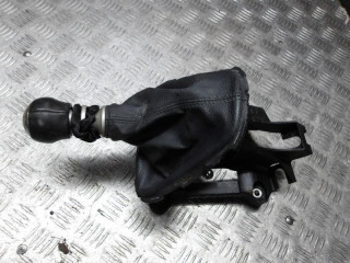 кулиса Toyota Auris 1 поколение 2009, 1.6 л., бензин, МКПП, хетчбэк 5 дв.