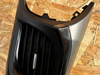 дефлектор обдува салона Toyota 2023, 2.8 л., 1GD-FTV, дизель, АКПП, чёрный, пикап, полный привод, правый руль, 55650KK130