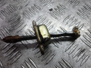 ограничитель открывания двери Volkswagen Passat B3 1990