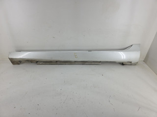 накладка на порог Volvo V40 2 поколение [рестайлинг] 2017, 2.0 л., B 4204 T19, бензин, АКПП, белый, хетчбэк 5 дв., передний привод, правый руль, 31395042