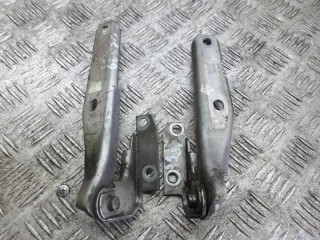 петля капота Audi A6 C5 [рестайлинг] 2004, 3.0 л., бензин, АКПП, универсал, 4B0823301D, 4B0823302D