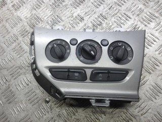 блок управления печки / климат-контроля Ford Focus 3 поколение 2013, 1.6 л., дизель, МКПП, универсал, BM5T18549