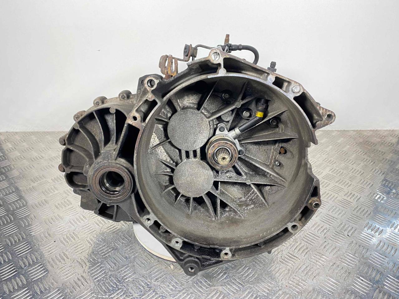 КПП механическая (МКПП) Ford Transit 7 поколение 2010, 2.2 л., TDCi, дизель, МКПП, передний привод, 8C1R7002BF - фото №1