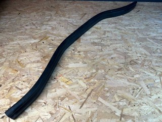 Уплотнитель моторного отсека Mercedes-Benz GLE W166 2018, 2.2 л., дизель, АКПП, черный, внедорожник 5 дв., правый руль, A1668870098