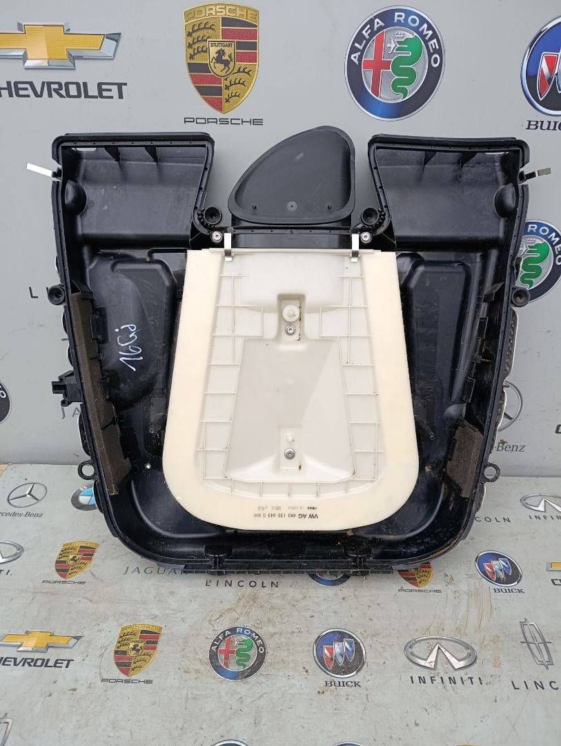 корпус воздушного фильтра Audi 2024, 3.0 л., бензин, 4M0133835G - фото №1
