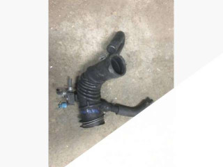 патрубок воздушного фильтра Toyota Avensis Verso 1 поколение 2003, 2.0 л., бензин