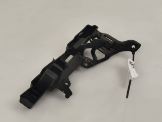 Кронштейн накладки подъемной двери Tesla Model X 1 поколение 2018, L1S, АКПП, хетчбэк 5 дв., полный привод, 1053724-00-C