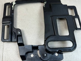 кронштейн (крепление) Land Rover Range Rover Evoque L551 2020, 2.0 л., бензин, АКПП, белый, внедорожник 5 дв., полный привод, правый руль, K8D2130B14A