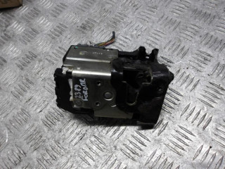 замок двери передней правой Ford Fiesta 5 поколение 2005, 1.2 л., бензин, МКПП, хетчбэк 5 дв., Y5G5ACL