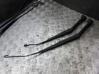 щеткодержатель (поводок стеклоочистителя, дворник) Hyundai i10 1 поколение [рестайлинг] 2011, 1.2 л., бензин, АКПП, хетчбэк 5 дв.