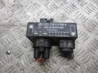 блок управления вентилятором (реле) Volkswagen Golf 3 поколение 1999, 1J0919506K