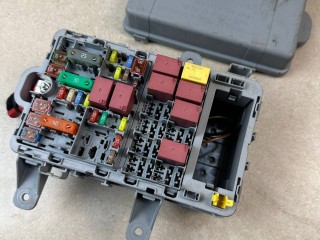 блок предохранителей Alfa Romeo 2021, 2.1 л., дизель, АКПП, чёрный, внедорожник 5 дв., полный привод, 50548410