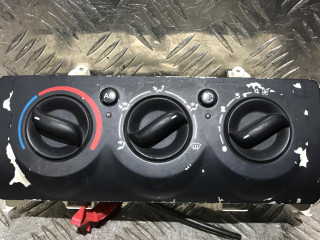 блок управления печки / климат-контроля Renault Clio 2 поколение [2-й рестайлинг] 2005, 1.2 л., бензин, хетчбэк 5 дв., 8200147160