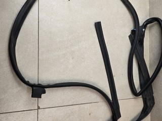 уплотнитель двери Infiniti EX 1 поколение 2010, 3.7 л., бензин, АКПП, серый, внедорожник 5 дв., полный привод, 828301BA0A