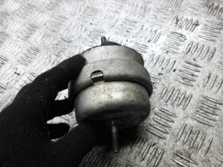 подушка крепления двигателя Audi A4 B6 2002