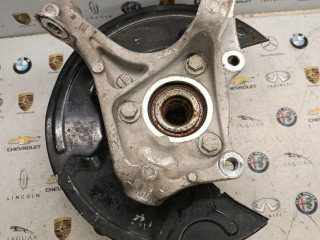 кулак поворотный левый Chevrolet Equinox 3 поколение 2018, 2.0 л., бензин, передний привод, 84210076