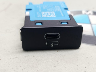 разъем AUX / USB BMW 2023, 3.0 л., B58 B30 A, бензин, 475, 5A84164