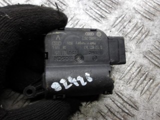 моторчик заслонки печки Volkswagen Passat B6 2006, 2.0 л., дизель, МКПП, универсал, 0132801363
