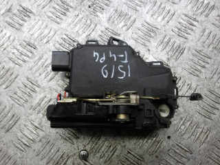 замок двери передней левой Volkswagen Bora 1 поколение 2001, 1.6 л., бензин, МКПП, седан