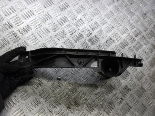 крепление бампера Volkswagen Golf 5 поколение 2008, 1.4 л., дизель, АКПП, универсал, 1K0807889B