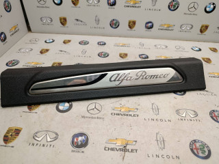 накладка на порог внутренняя Alfa Romeo 2019, 2.9 л., бензин, 156107577