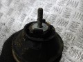 подушка крепления двигателя Volkswagen Passat B5 1999, 8D0199379J - фото №5