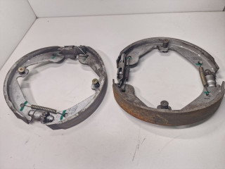 колодки стояночного тормоза Mercedes-Benz M-Класс W164 2005, 3.0 л., CDi, дизель, АКПП, внедорожник 5 дв., полный привод