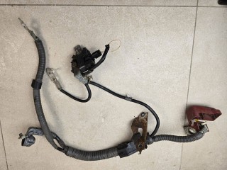 плюсовой провод аккумулятора Toyota 2022, 2.8 л., 1GD-FTV, дизель, АКПП, красный, пикап, полный привод, правый руль