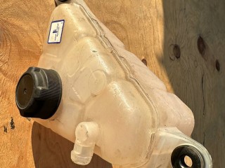 бачок расширительный Alfa Romeo Stelvio 1 поколение 2018, 2.0 л., АКПП, серый, внедорожник 5 дв., полный привод, 50532261