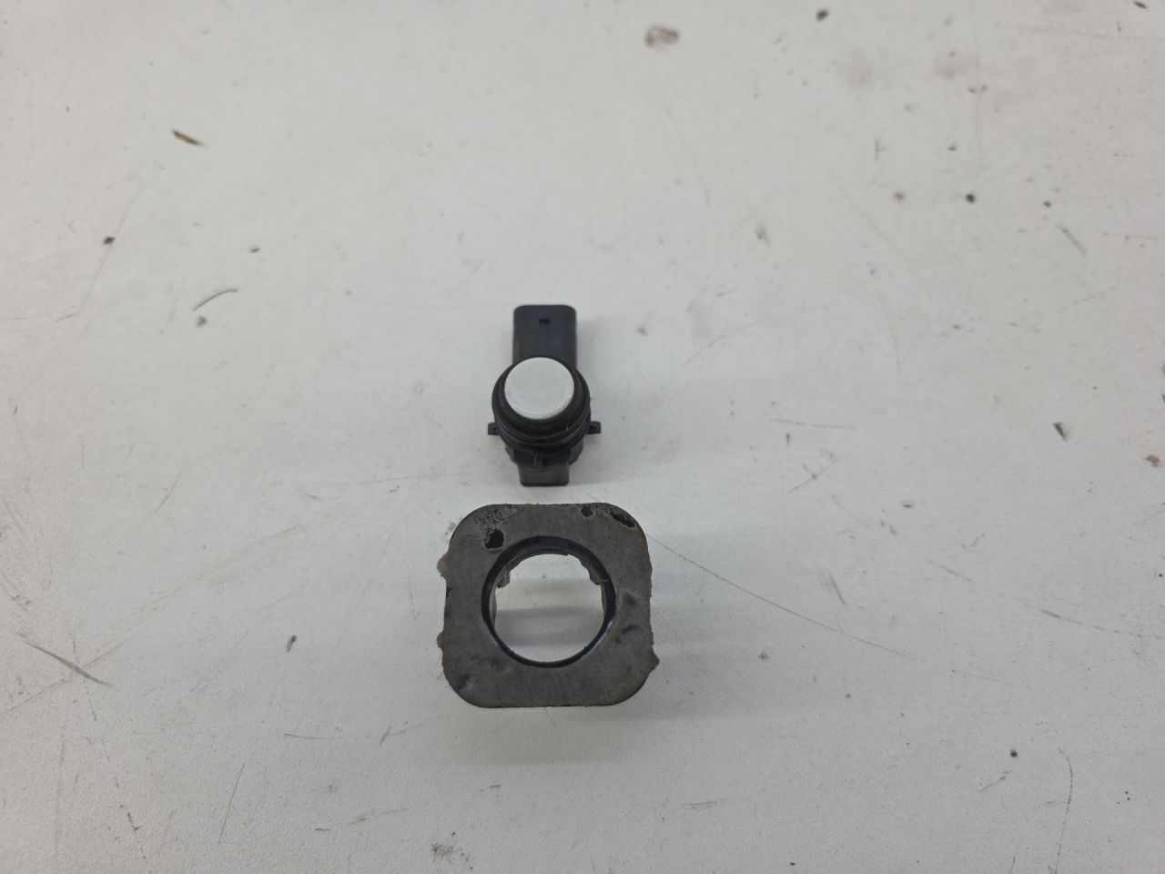 парктроник задний BMW 3 серия F30/F31/F34 2013, 1.6 л., N13 B16 A, бензин, АКПП, седан, задний привод, правый руль, 9261587 - фото №1